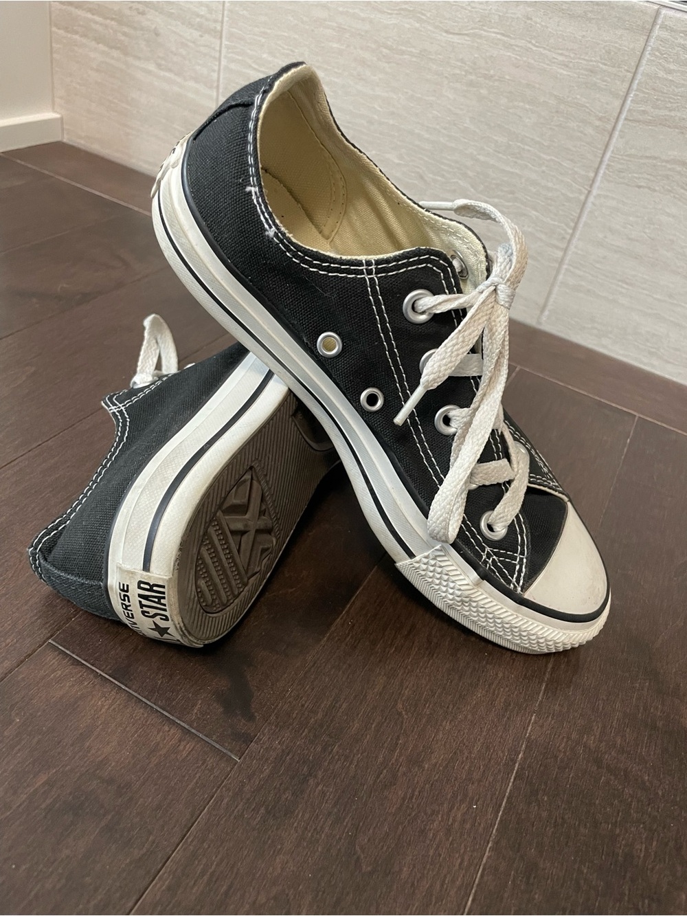 Converse All Star Low Top Sneaker Women 5.5 Men 3.5